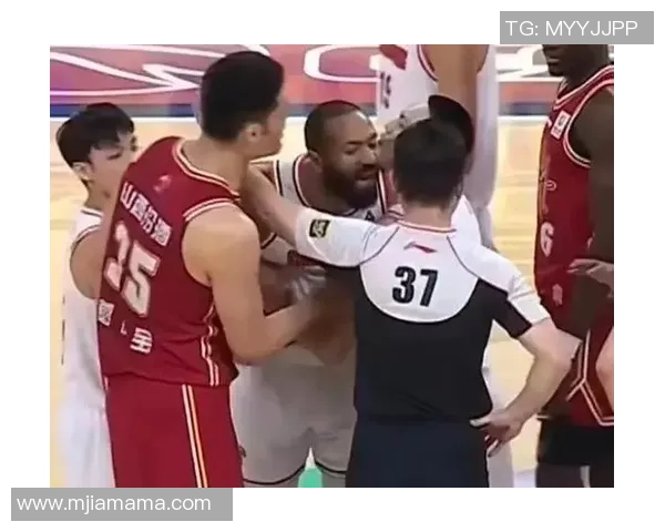 CBA北京与广州激烈对抗赛引发球迷冲突事件回顾与分析