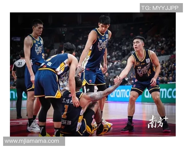 CBA赛程精彩对决上海队迎战广东队全力争胜展现篮球魅力 CBA赛程精彩对决上海队迎战广东队全力争胜展现篮球魅力