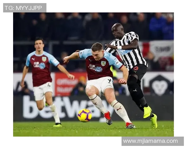 伯恩利与热刺激战成平局赛季精彩对决引发热议 伯恩利与热刺激战成平局赛季精彩对决引发热议